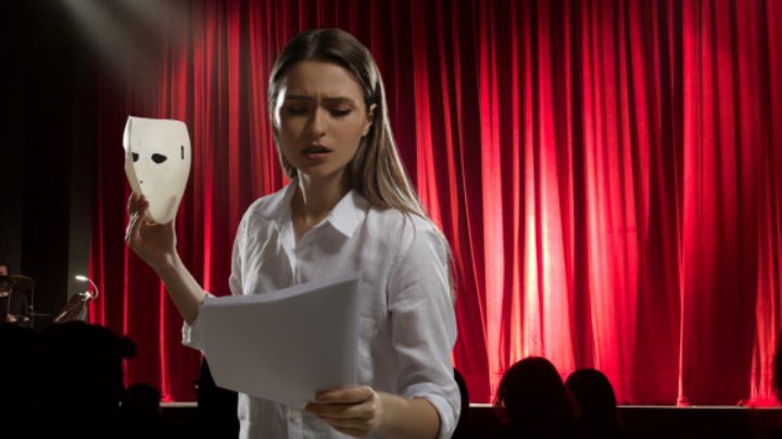 ¿Cuánto cuesta estudiar teatro en México y cuánto dinero se puede ganar con esa carrera?