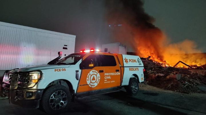Incendio en fábrica de Apodaca moviliza a autoridades