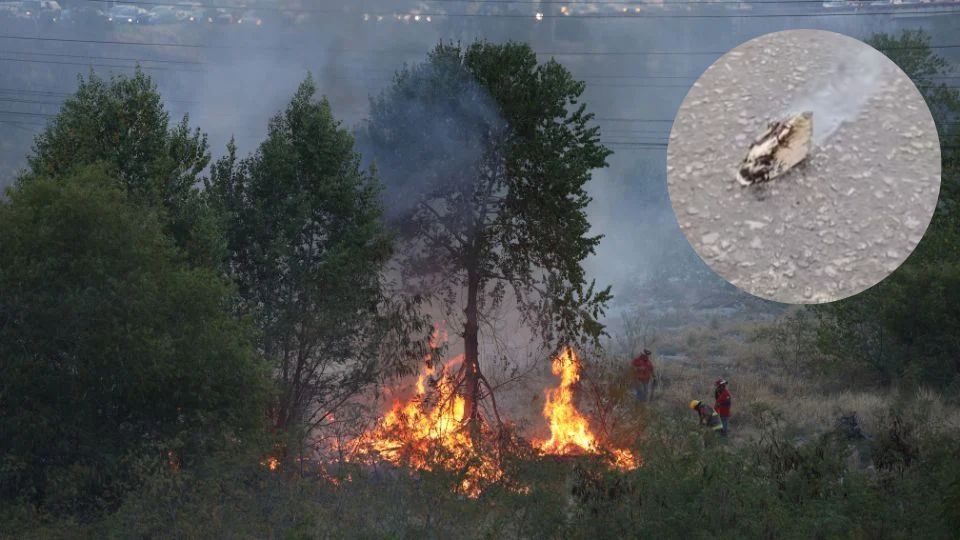 Samuel García revela artefacto usado para provocar incendios en terrenos baldíos.