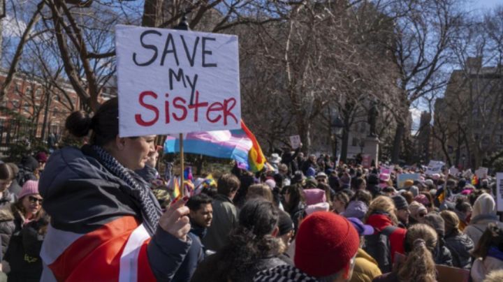 Feministas en EU lanzan consignas contra Donald Trump