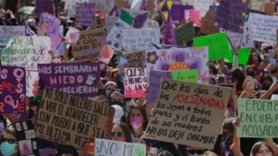 Miles de mujeres se tomaron este sábado las calles de las principales ciudades de Latinoamérica en conmemoración por el Día Internacional de la Mujer.