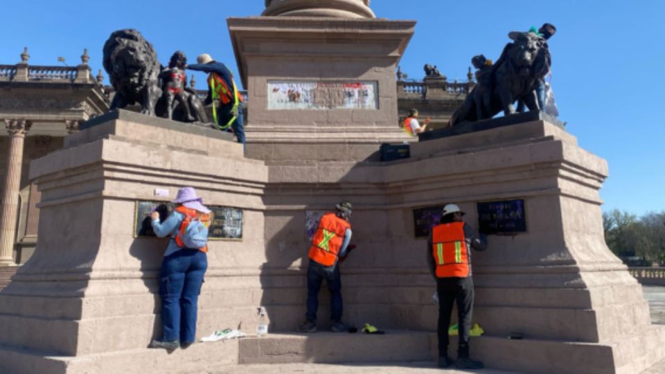Dos semanas es lo que se tardarían de limpiar el grafitti de pisos, muros y monumentos en la Explanada de los Héroes, de acuerdo con la empresa particular encargada de estas labores.