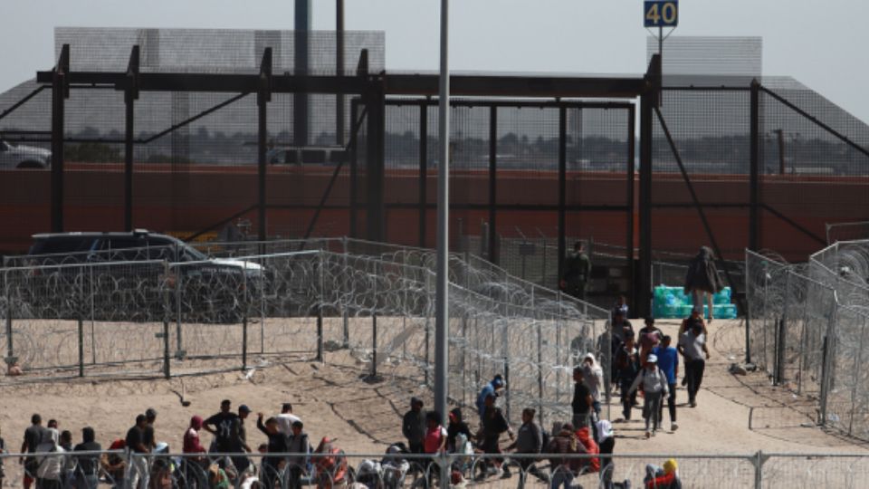 Los cruces de inmigrantes en la frontera suroeste de Estados Unidos (EU) en marzo descendieron a 7 mil 180, lo que marca la menor cifra desde que se lleva el registro.