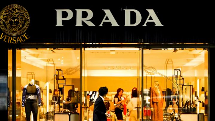 Prada anuncia la compra de su rival Versace