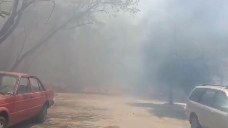 Uno de los incendios de esta tarde en Monterrey.