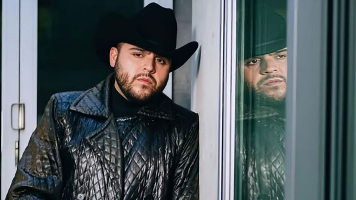 Viralizan videos de Gerardo Ortiz cantando narcocorridos en la Feria de Texcoco