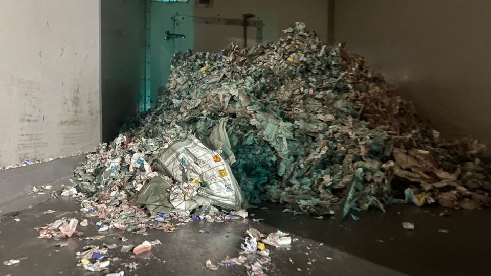 Trabajadores concluyen la destrucción de boletas electorales del 2 de junio del 2024.