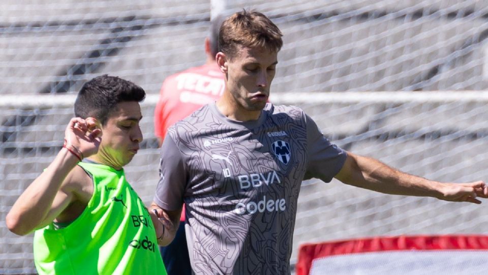La incertidumbre rodea a Sergio Canales en Rayados, quien se perdería otro partido clave por lesión.