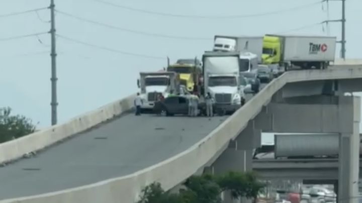 Accidente múltiple provoca cierre en el  Libramiento Noroeste