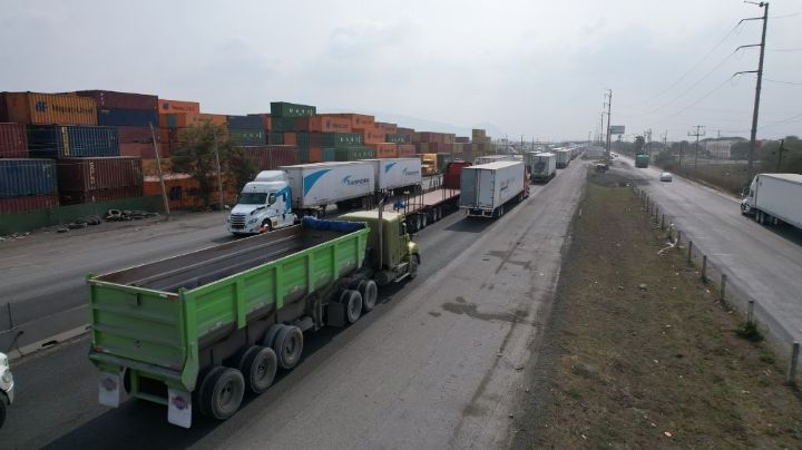 Denuncian tráfico y recarpeteo deficiente en Libramiento Noroeste