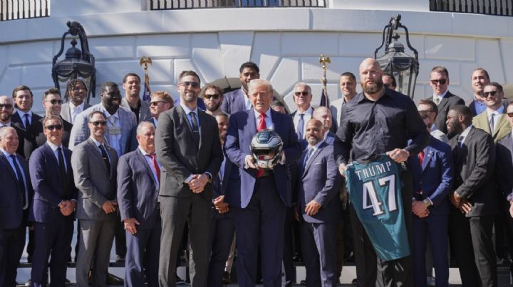 Donald Trump recibe en la Casa Blanca a los Eagles, campeones de la NFL