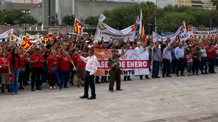 Marchan en Monterrey en conmemoración al Día Internacional del Trabajo