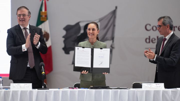 Sheinbaum firma acuerdo con tiendas para aumentar la venta de productos hechos en México