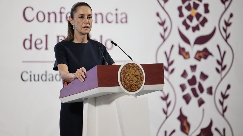 Sheinbaum niega acuerdo con EU para reforzar la seguridad en la frontera.
