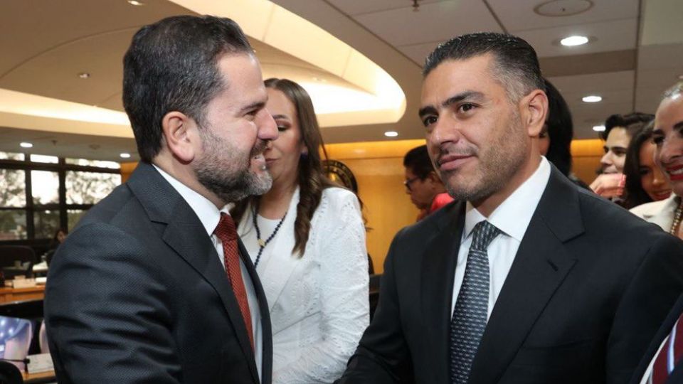 Raúl Lozano (izq.) junto a Omar García Harfuch