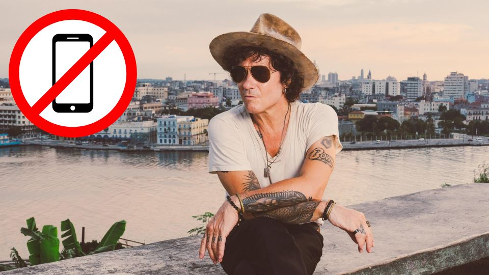 Bunbury hace petición para que fans no saquen celular durante sus conciertos | X / @bunburyoficial
