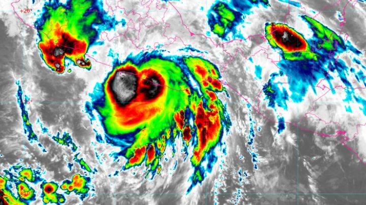 'Erick' impacta Oaxaca como un poderoso huracán categoría 3