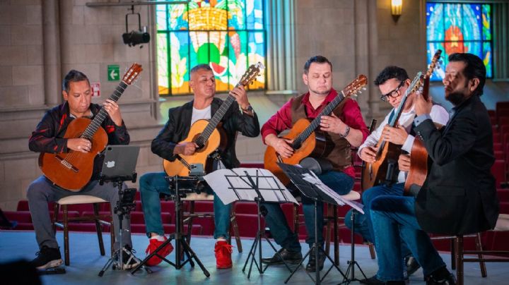 Festeja UANL 35 años del Ensamble de Guitarras