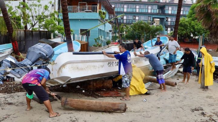 Tras impactar en Oaxaca y Guerrero, huracán 'Erick' se degrada a categoría 1