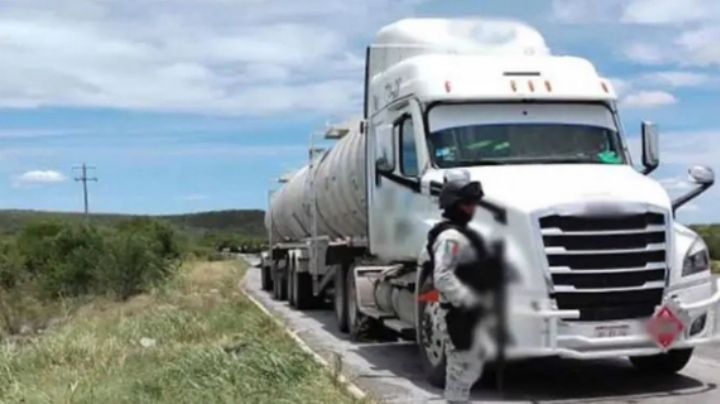 Guardia Nacional decomisa 64 mil litros de combustible en Rayones, NL