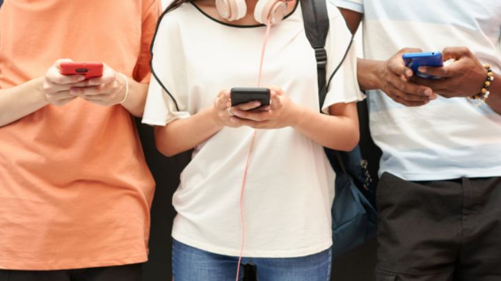 Diputados evaluarán prohibición del uso del celular en escuelas de Nuevo León