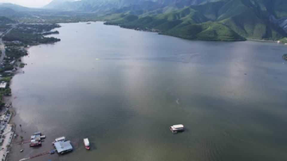 Continúa desfogue en Presa La Boca al seguir con más del 100% de capacidad.