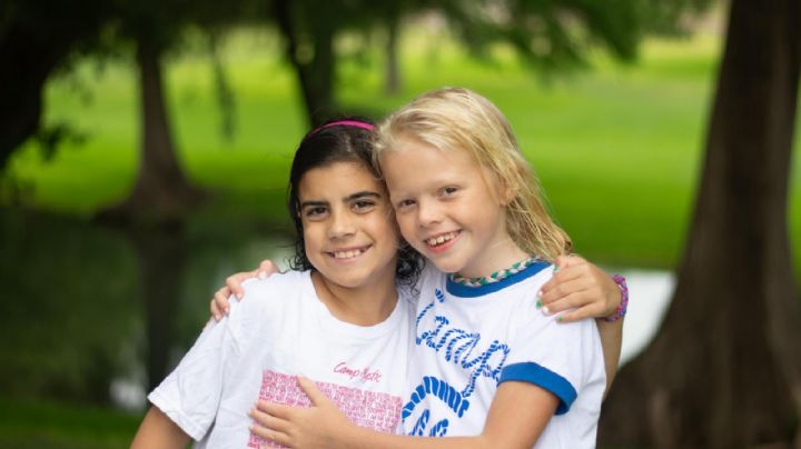 Mejores amigas murieron mientras dormían; su campamento se inundó en Texas