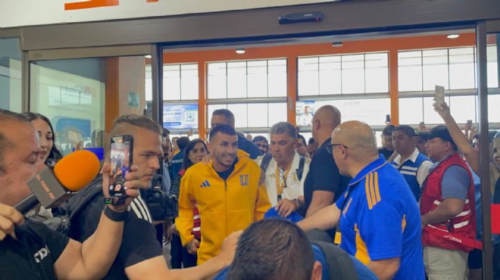 Tigres se apodera del aeropuerto para dar a Ángel Correa un recibimiento de Campeón del Mundo