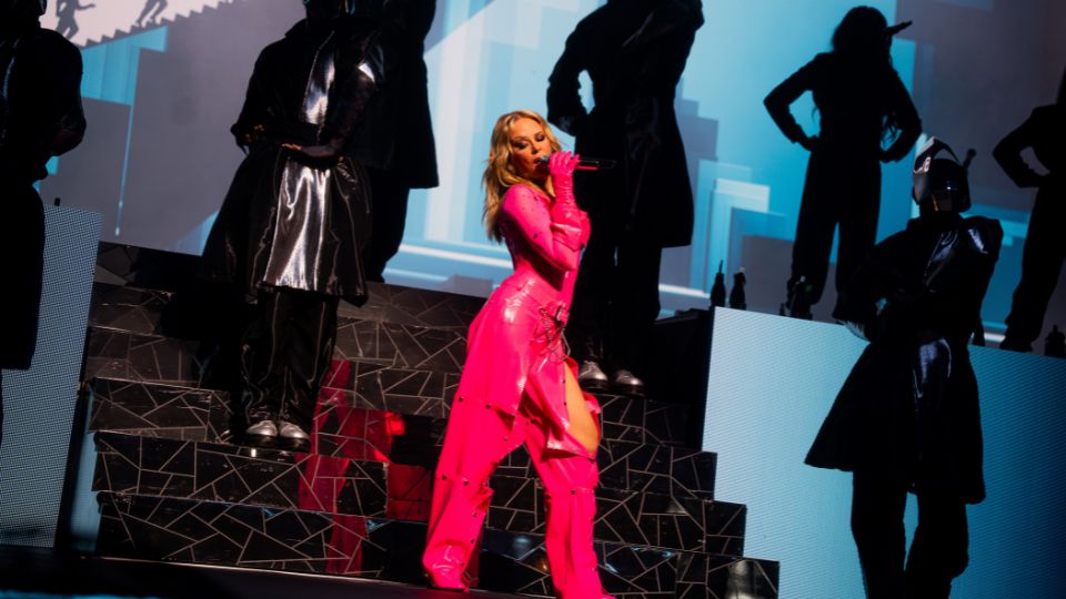 Kylie Minogue brindó un concierto memorable ante el público regio.
