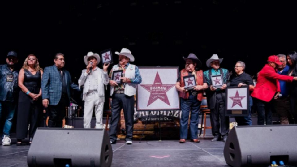 Lalo Mora, Eliseo Robles, Rosendo Cantú y Raúl Hernández hacen historia en Las Vegas.