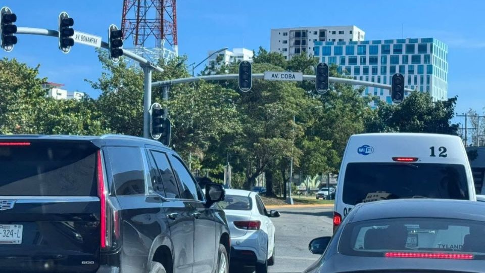 Diversas calles y avenidas se quedaron sin semáforos.