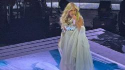 Conquista Yuri regios con noche llena de éxitos y nostalgia