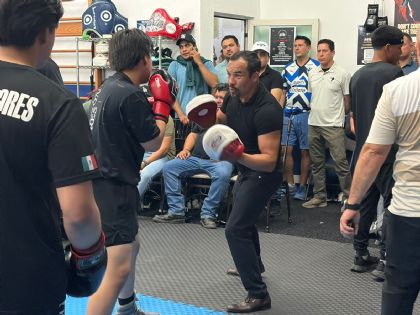 Imparte Juan Manuel Márquez clínica de boxeo en Monterrey