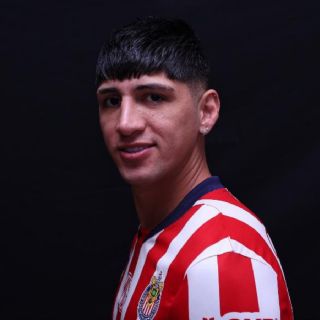 Chivas hace oficial la salida de Alan Pulido