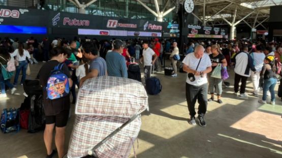 Viajeros comienzan a llenar la Central de Autobuses ante las vacaciones