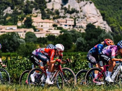 Romina Hinojosa firma su mejor etapa en el Tour de Francia