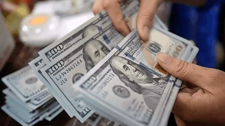 Talibanes prohíben el uso de monedas extranjeras en Afganistán