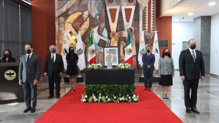 Hacen guardia de honor en memoria de Francisco Javier Mendoza Torres