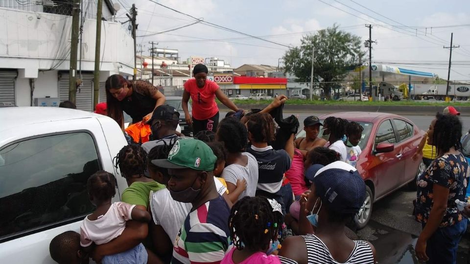 Este sábado Casa Indi recibió la visita de grupos religiosos que donaron productos de higiene personal. /  Foto: Cortesía