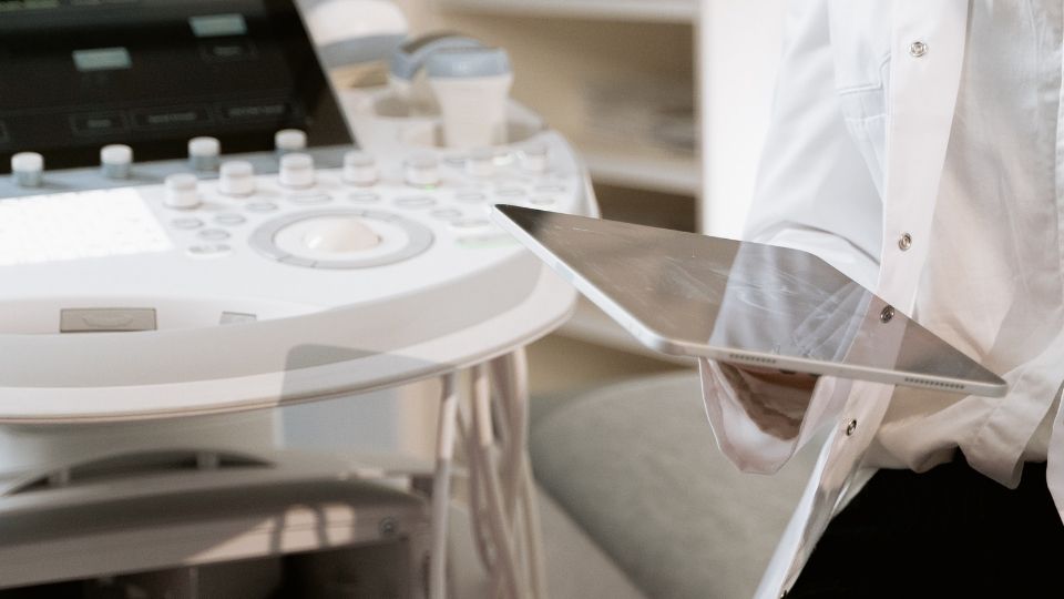 Ginecólogo. Foto: MART PRODUCTION en Pexels