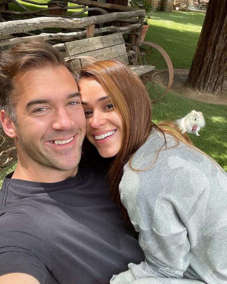 Lewis compartió una foto con Yanet García en abril de este año. Foto: Instagram / lewishowes