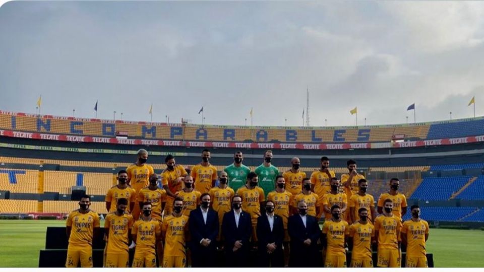 Tigres UANL, se toma la foto oficial en el Estadio Universitario