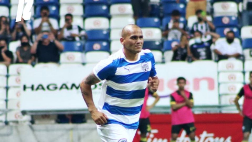 El delantero Humberto Suazo disputó sus primeros minutos con Raya2. Foto: Especial