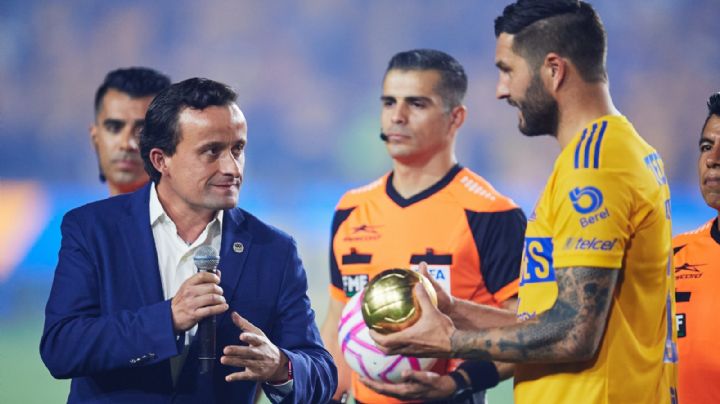 Recibe Gignac su Balón de Oro