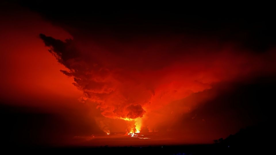 Volcán Mauna Loa hace erupción. Foto: Twitter / @GovHawaii