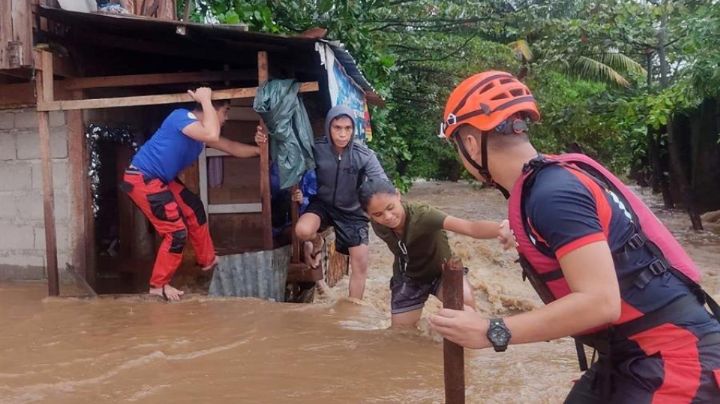 Aumentan a 32 muertos y 24 desaparecidos por inundaciones en Filipinas