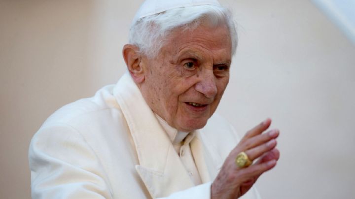 Extracción de vísceras y tres ataúdes: Así será el funeral del Papa Benedicto 