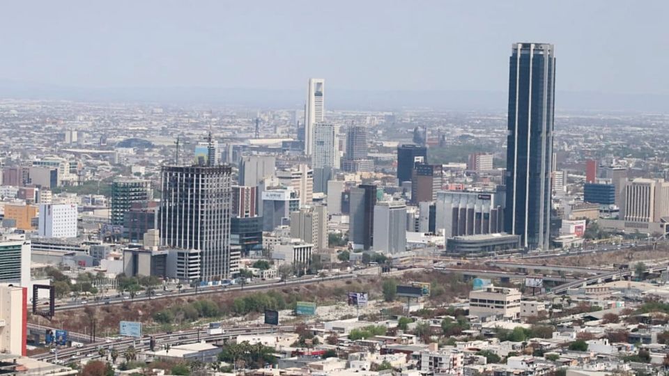 Fotografía de vista al centro de la ciudad de Monterrey.