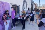 Fans regias de BTS llevan pastel a mural de J-Hope por su cumpleaños