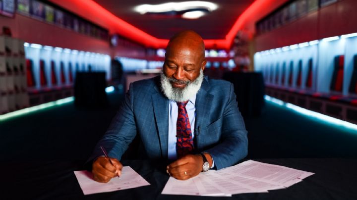 Texanos de Houston nombra a Lovie Smith como su nuevo head coach